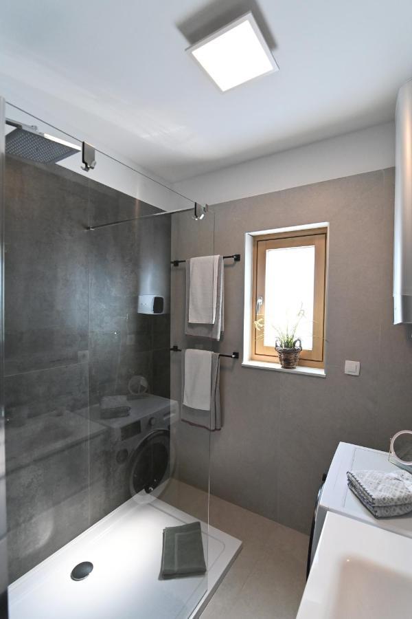 Sea View Deluxe Apartment Fiume Esterno foto