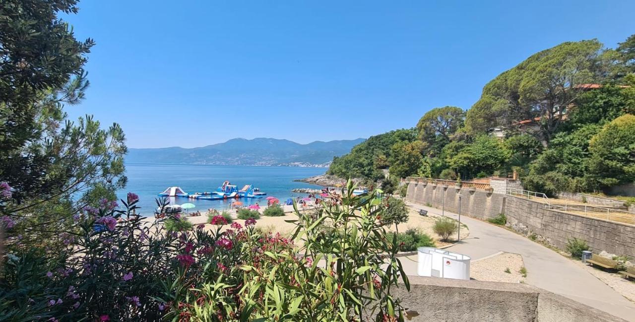 Sea View Deluxe Apartment Fiume Esterno foto